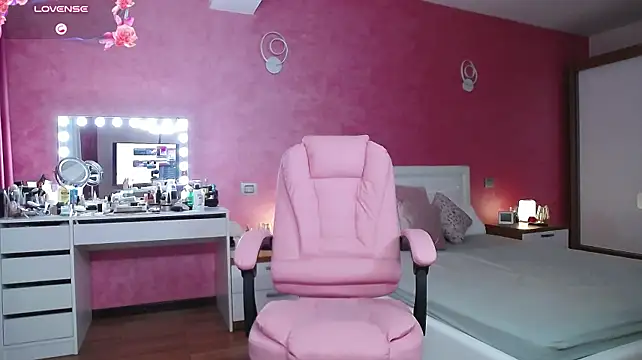 MissKora - epic goal:pay my house(use tipmenu )