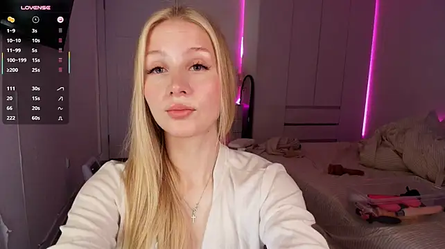 Eva_Davi - Dildo pussy fuck!