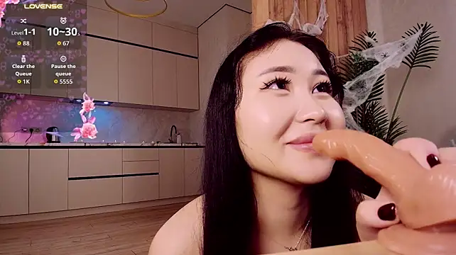 Frozensakura - lovense control for 5 min