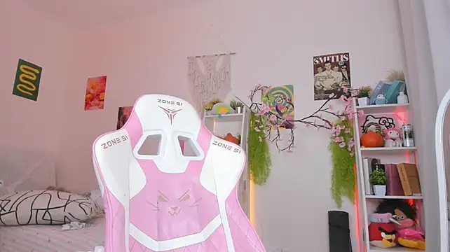 Mia_WaterFall - DILDO RIDING ON THE FLOOR