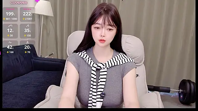 Uikyy1 - 我的愿望很小就四个字 不劳而获哈哈