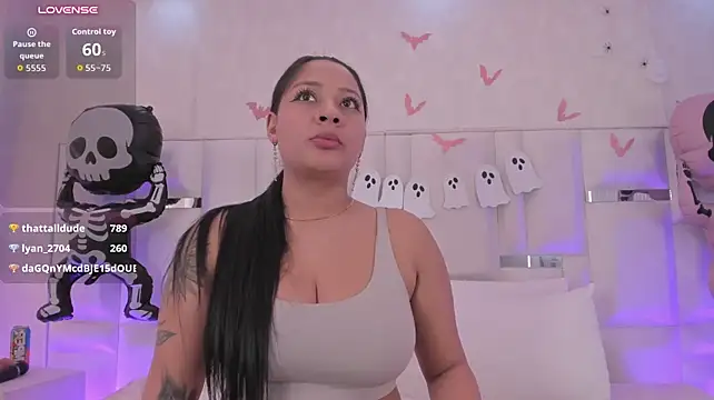 Samaraharris - scissors and playing with boobs 😏😈