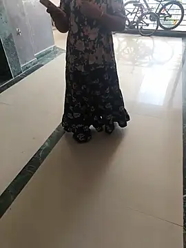 Lily-Darlling - Ass show without panty
