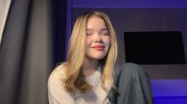 KrystinaBelgard - 2-minute private-style teasing dance