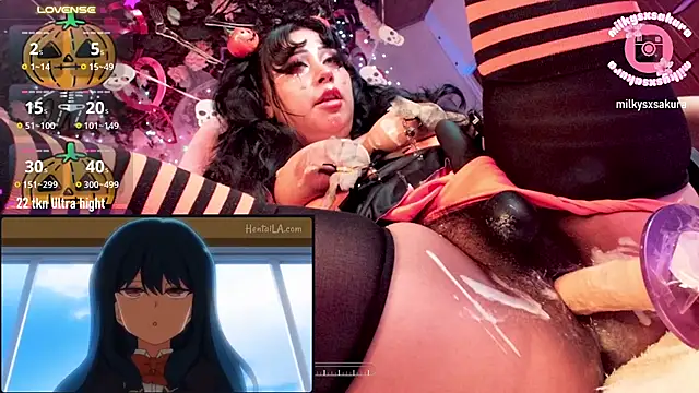 MilkyXSakura - Nipple clamps + creamy in boobs 🎃🖤