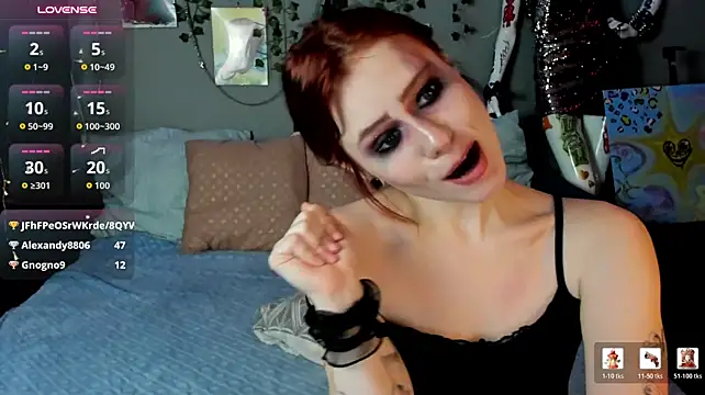 MiaGlitch - suck 3 fingers for 3 minutes