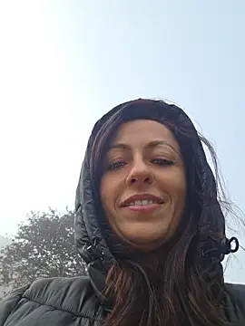 Risky_woman - IN PARK.NAKED SQUIRT WIN SNPCT