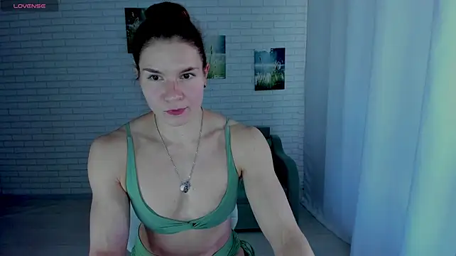 Lisa_Ray - Body tour