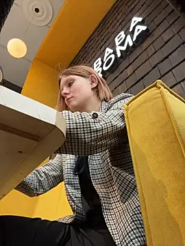 NinnaParri - Sit on face + Show little pussy💕 🐱