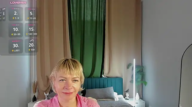 Ann_Annise - Nude striptease