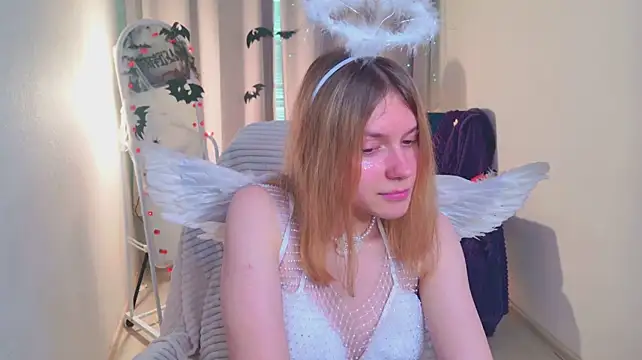 MilanaRayy - tease my legs