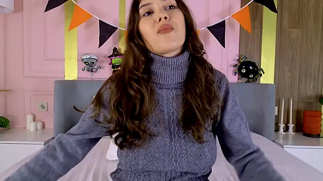 MilaLavson - Pinch my nipple