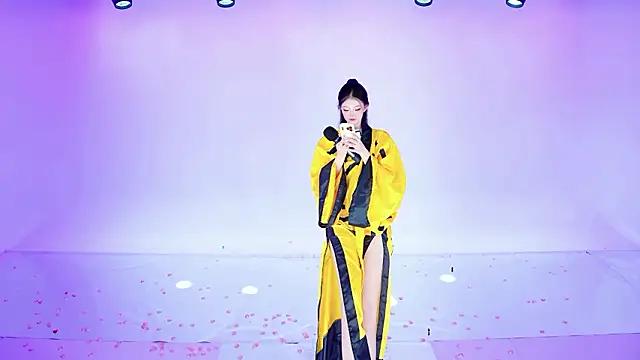XH-007 - 集体换装一次