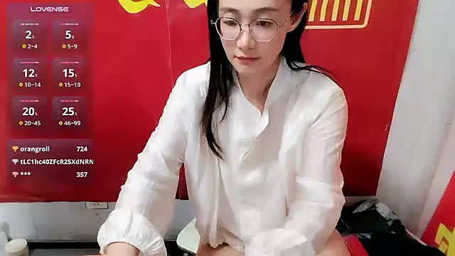Leila-11 - 闺蜜亲亲大鸡巴送小粉控制3分钟