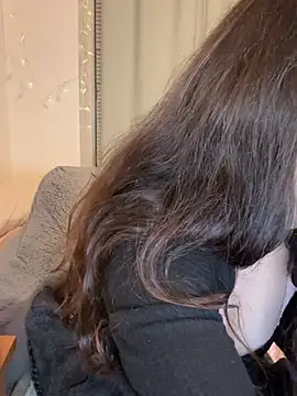 Pennybabyy - remove panties + play w pussy closeup