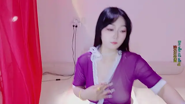 Luna1314 - 脱下她的丝袜和裙子+性感精油按摩大腿100次