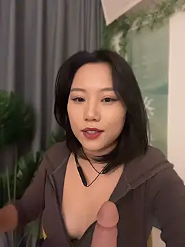 Eliza-E - 全裸5分钟
