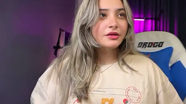 Demieliss - ''''shower some love'''''🦋 🎀