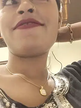 Raseeli_bhabhi1 - Boobs sucking