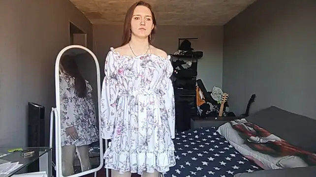 AlessandraToth - a short dance for your favorite spectato