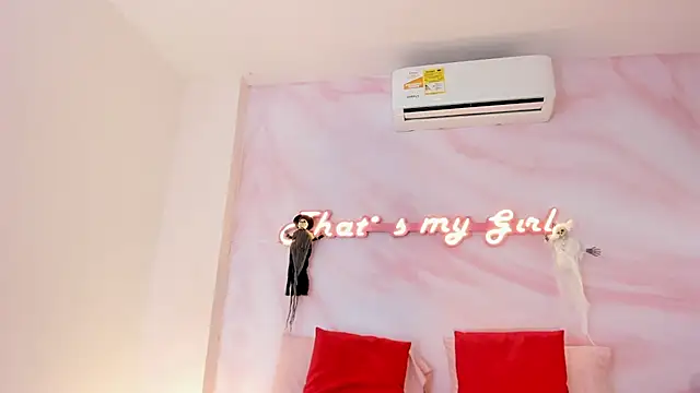 EVANGELIINE_21 - full finger + drops of cum 🔥🥵