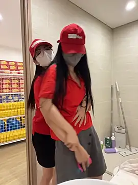 Sneaky_Cumshoot
