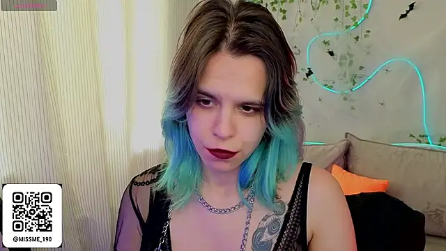 LiraBella - To play with Mistress’s lips👄💦