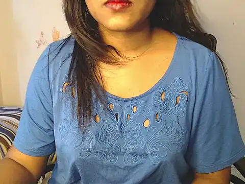 SpicyHoneey - Dance in sareee
