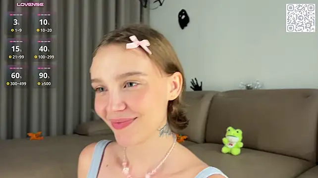 Lolatatee - Teasing you with my nipples!