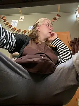 Cinnabon_ - MAKE MY PUSSY WET AT MY WORK