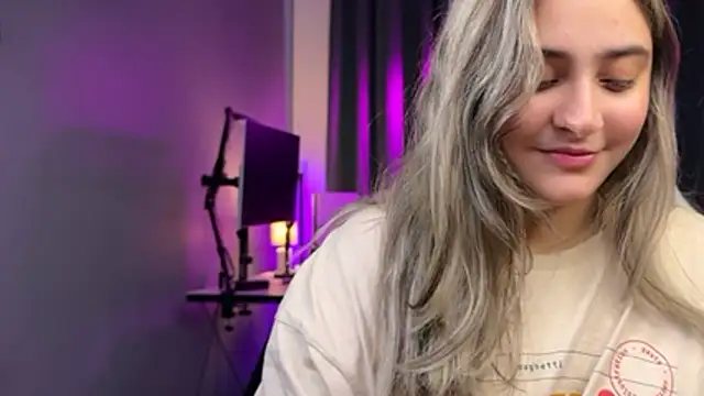Demieliss - ''''shower some love'''''🦋 🎀