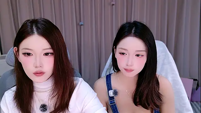 Yiyilailai - 拖鞋打屁股x10+尖叫
