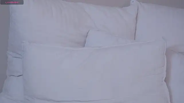 SamantaWise - 1 minute in a bra