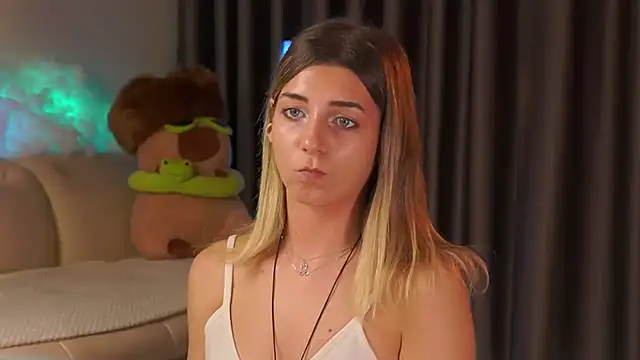 MilaMilkEyes - Change clothes to more sexy 🤭