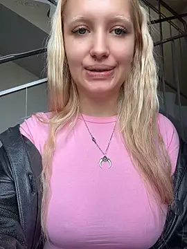 Elfi_InPublic