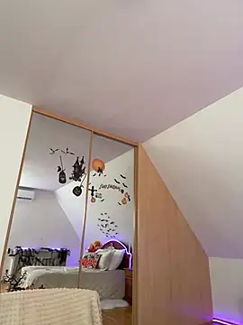 YourLittleDevil - control toy 5 min ( first cum) + video💕