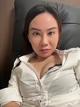 Yioyio-666 - jj抽插1分钟，最后完成任务可得小粉控制1分钟