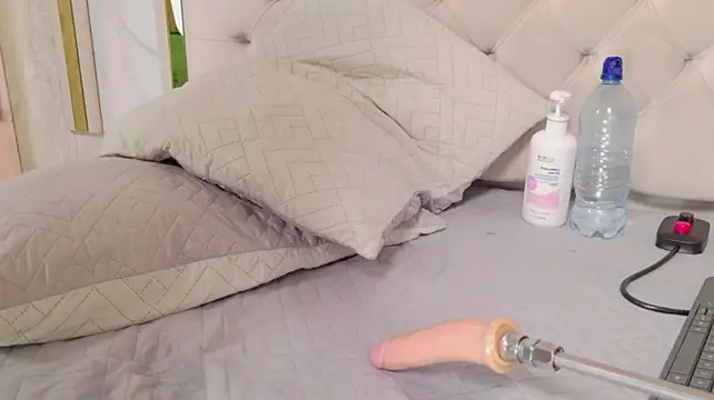 Emaa2_sm - FUCK MACHINE IN PUSSY 2 MINUTE
