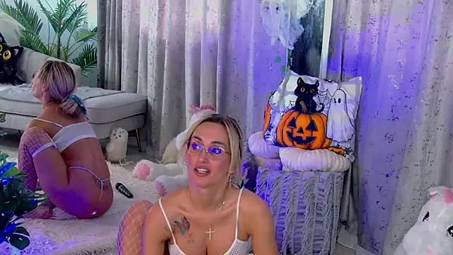 IsabelleEthan - Help my boobs be free !👀🥵