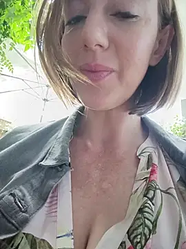 TopsyWilde - Spank pussy hard