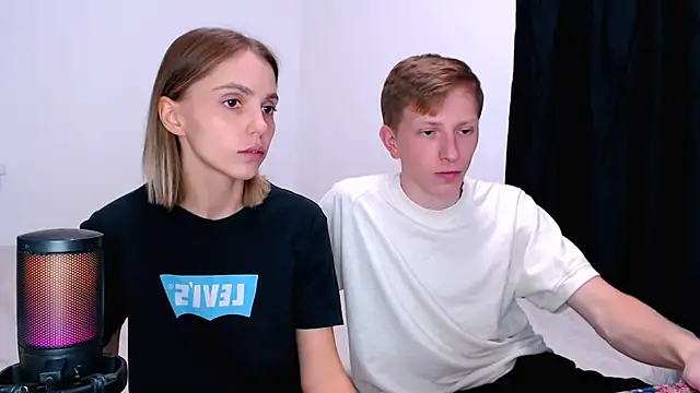 Juliaanddima - Get naked