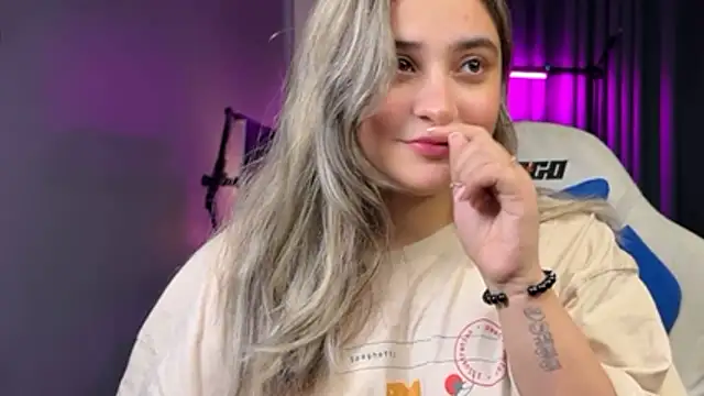 Demieliss - ''''shower some love'''''🦋 🎀