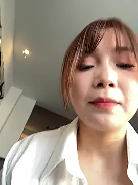 Xiaoqiao_ss - 咖啡厅脱上衣5min