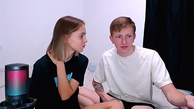 Juliaanddima - Get naked
