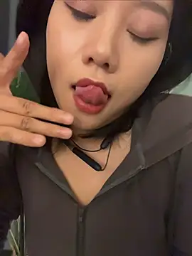 Eliza-E - 全裸5分钟