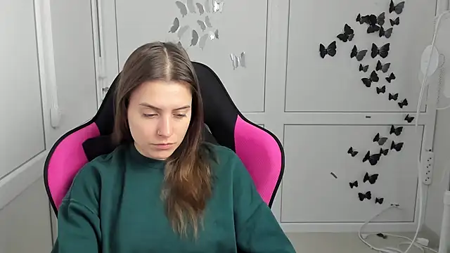 SoftBloomMira - Sexy show my outfit