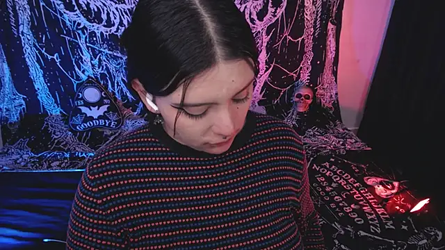 Mikaskullcs - DROOL SALIVA IN BOOBS