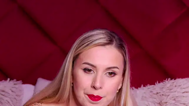 JessicaLarsen - Keep me hot, keep me moving