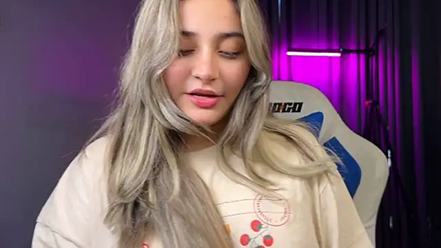 Demieliss - ''''shower some love'''''🦋 🎀