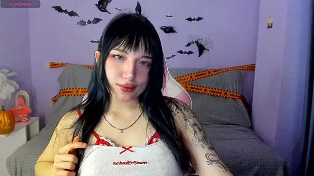 KissMeeMel - mmmmm spit on the nipples